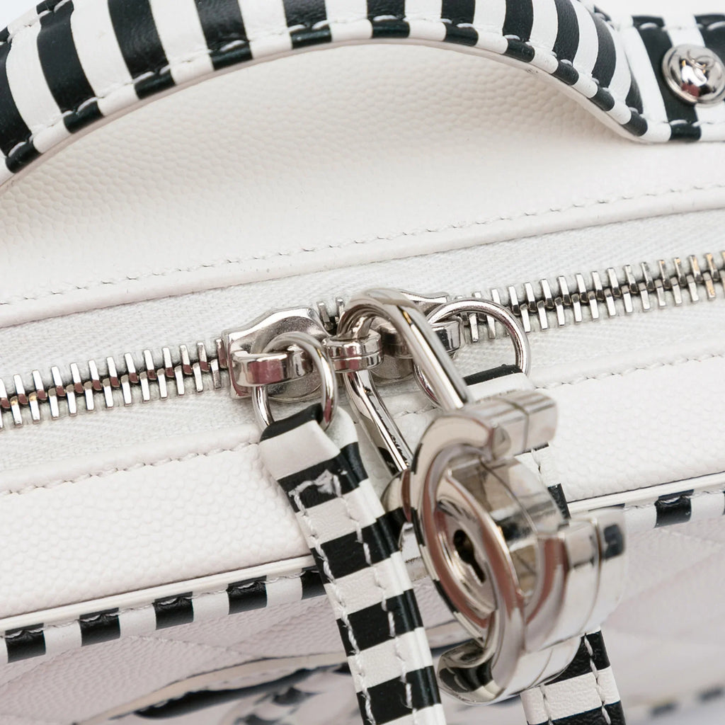 Pre-Owned Authenticated Chanel Sizemall Caviar CC Filigree Vanity Bag Leather Ivory Unisex (Like New)