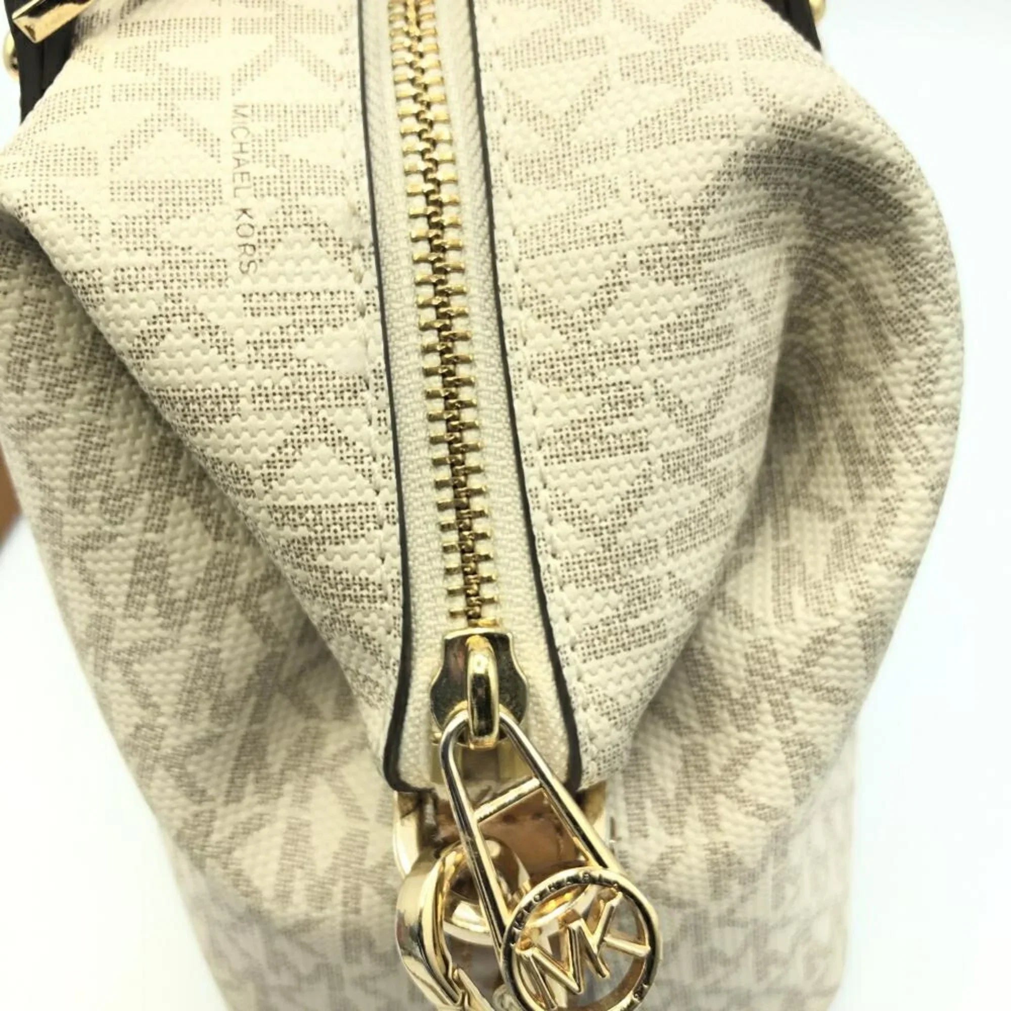 Pre-Owned MICHAEL KORSize Handbag Michael Kors (Like New)