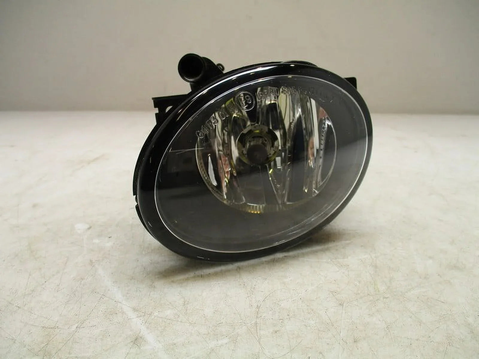 Pre-Owned 2023 Mercedes Sizeprinter LH Driver Bumper Mounted Fog Light OEM (Good)