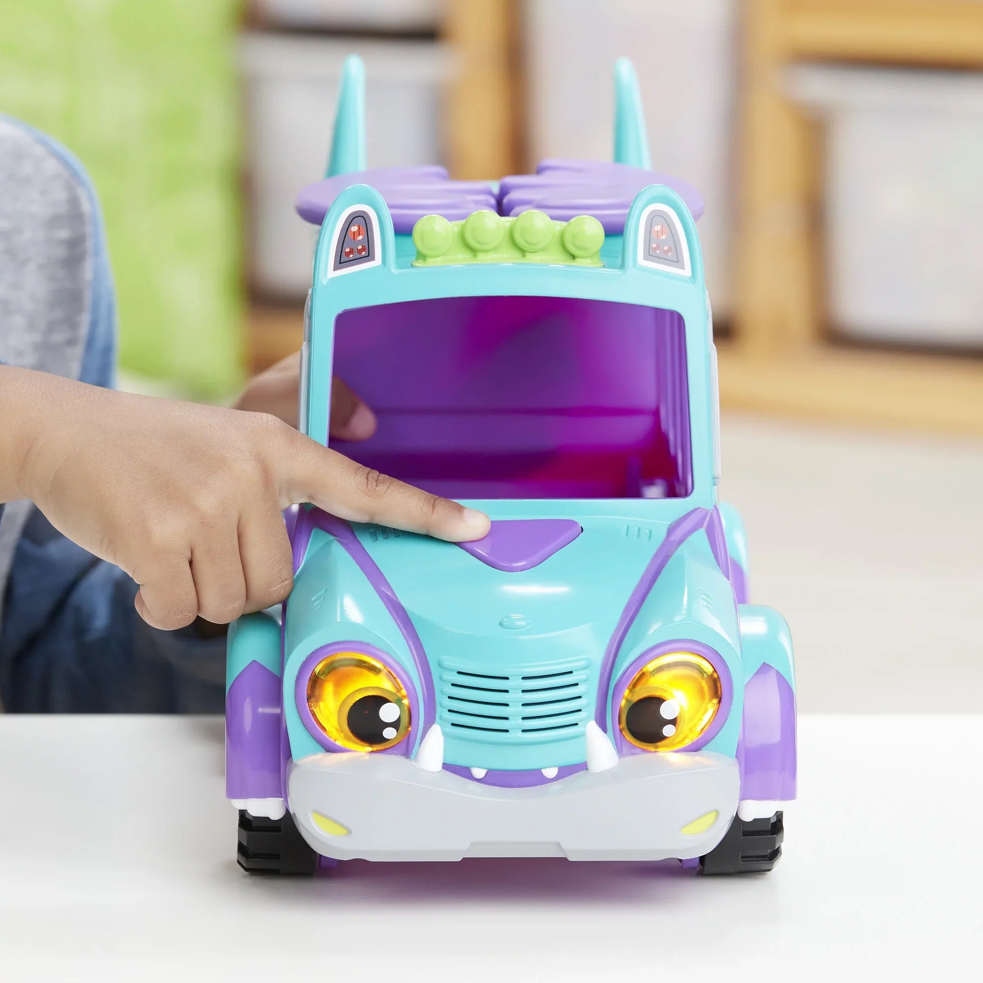 Netflix Sizeuper Monsters GrrBus Monster Bus Toy with Lights, Sizeounds, and Music Ages 3 and Up