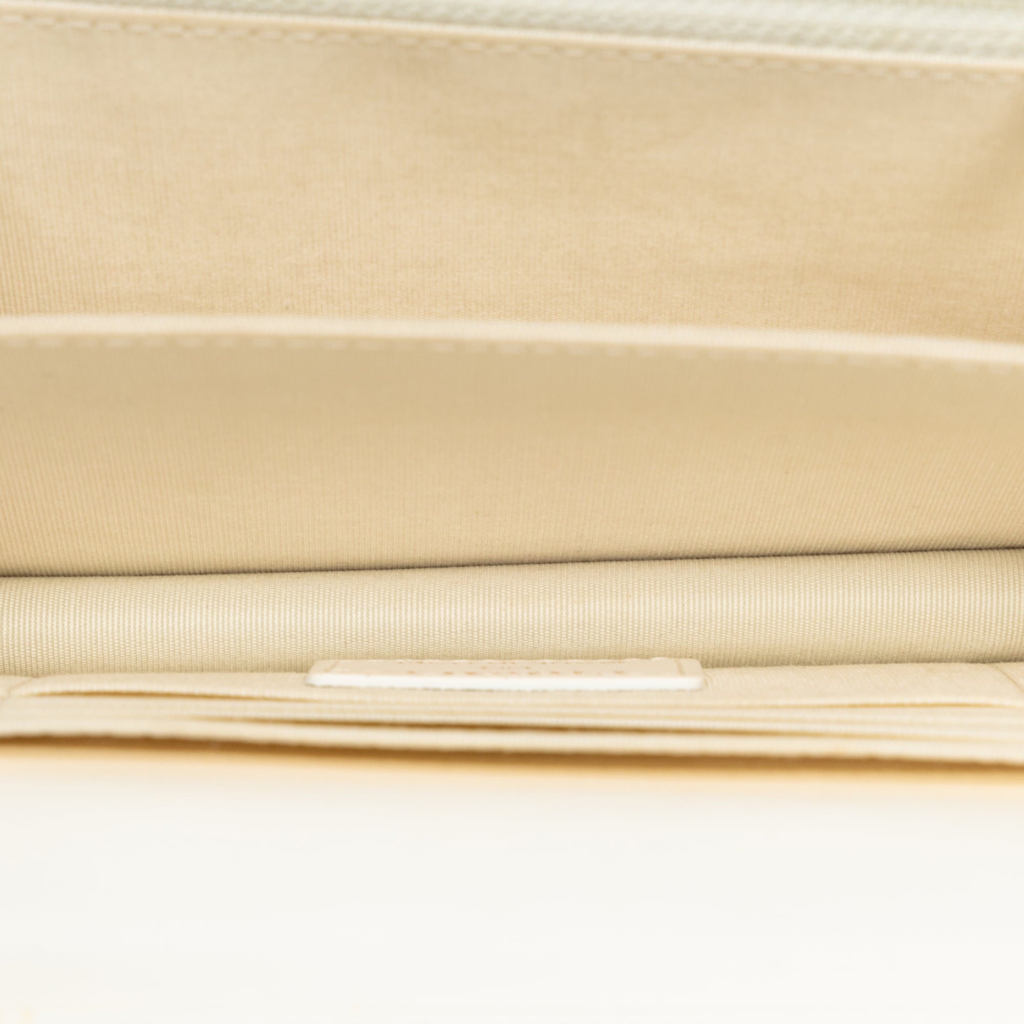 Pre-Owned Authenticated Chanel Romance Lambskin Wallet On Chain Leather Ivory Crossbody Bag Unisex (Good)