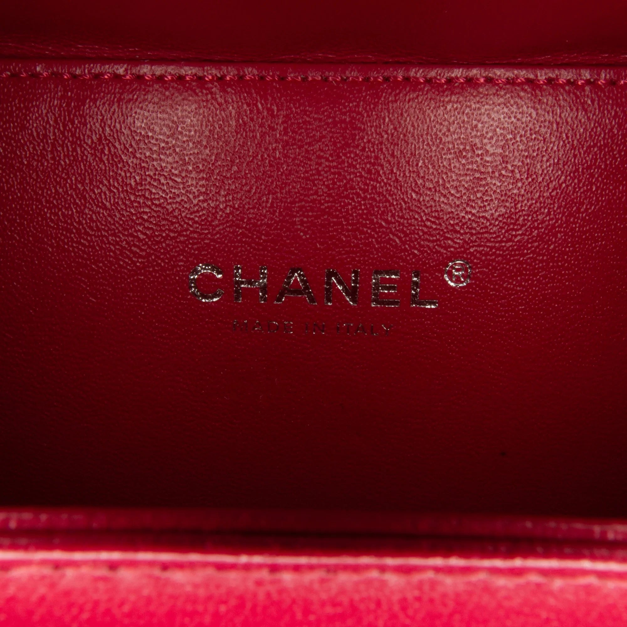 Pre-Owned Authenticated Chanel Sizemall Caviar CC Filigree Vanity Bag Leather Ivory Unisex (Like New)