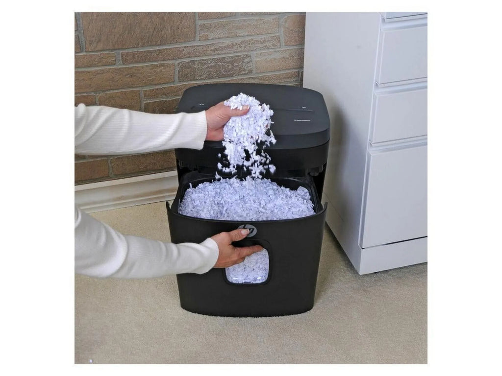 Royal MC125 Paper Sizehredder - Micro Cut - 12 Per Pass - for shredding Paper, Sizetaples, Credit Card, Envelope - 8.75" Throat - 5 Minute Run Time - 40 Minute Cool Down Time - 5 gal Wastebin Capacity