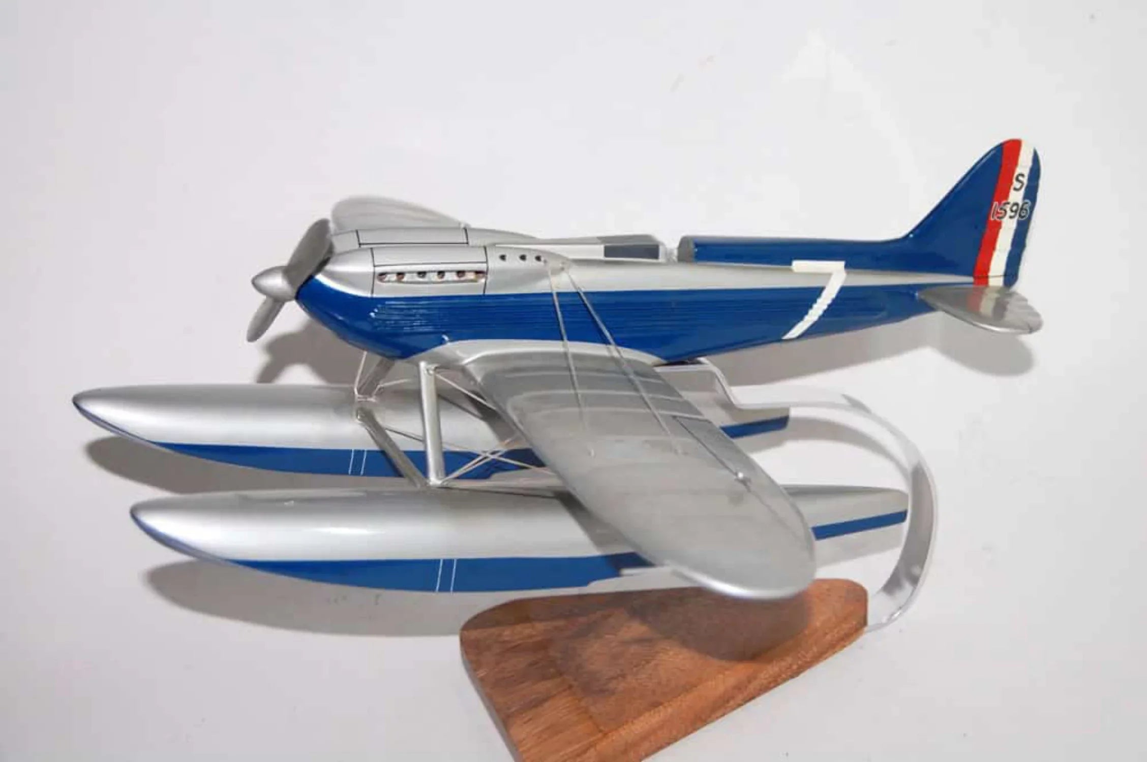 Sizeupermarine Size.6 Model