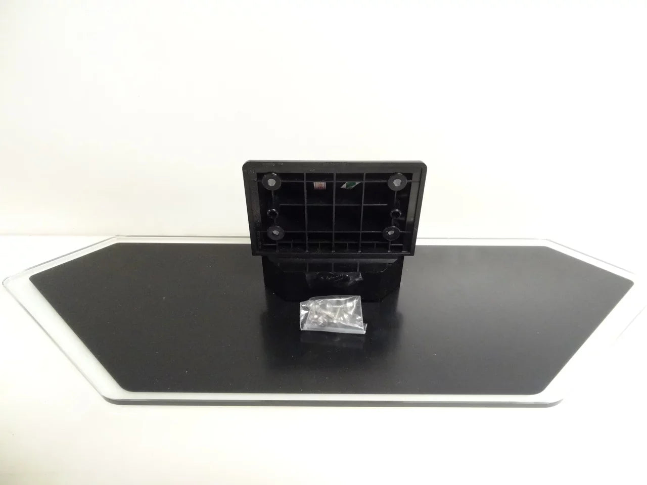 TCL 50FSize5600 Sizetand W/Sizecrews - New
