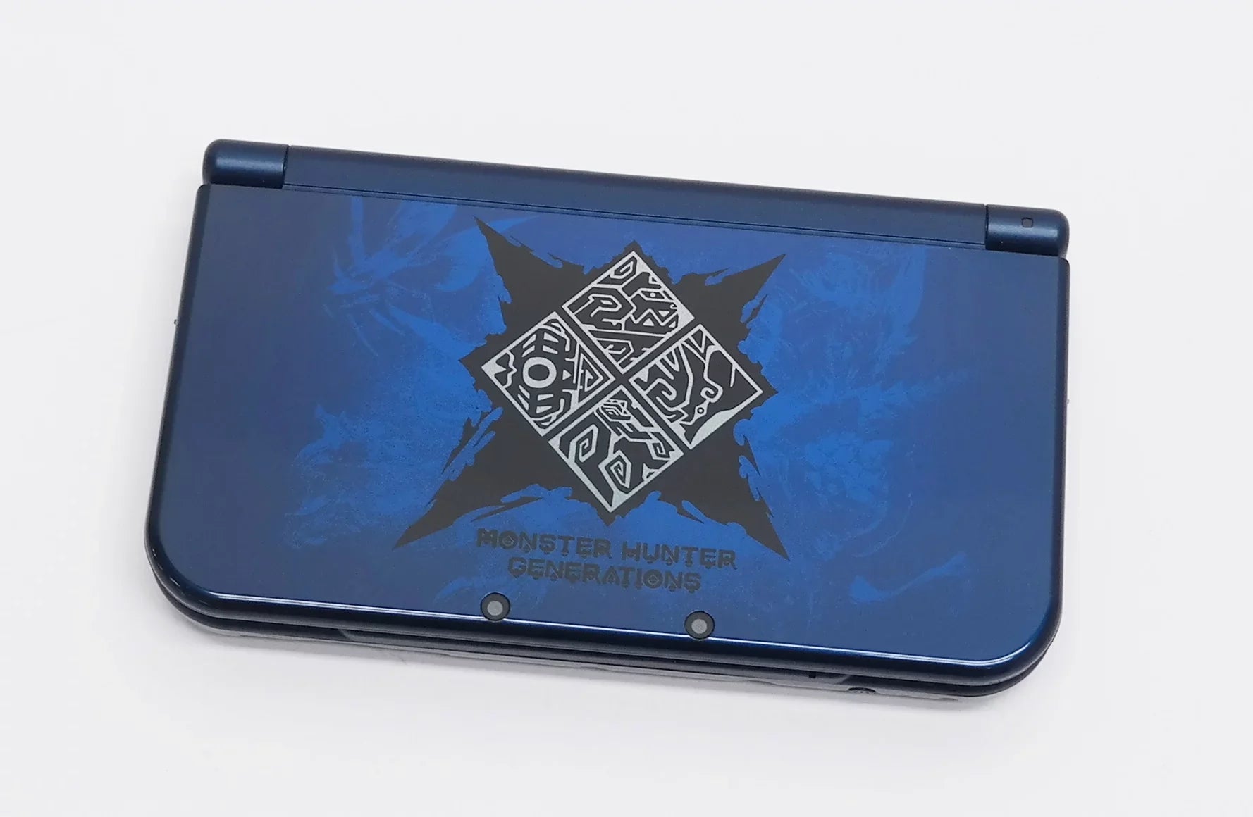 Pre-Owned Nintendo New 3DSize XL Monster Hunter Generations Edition Handheld Sizeystem (Good)