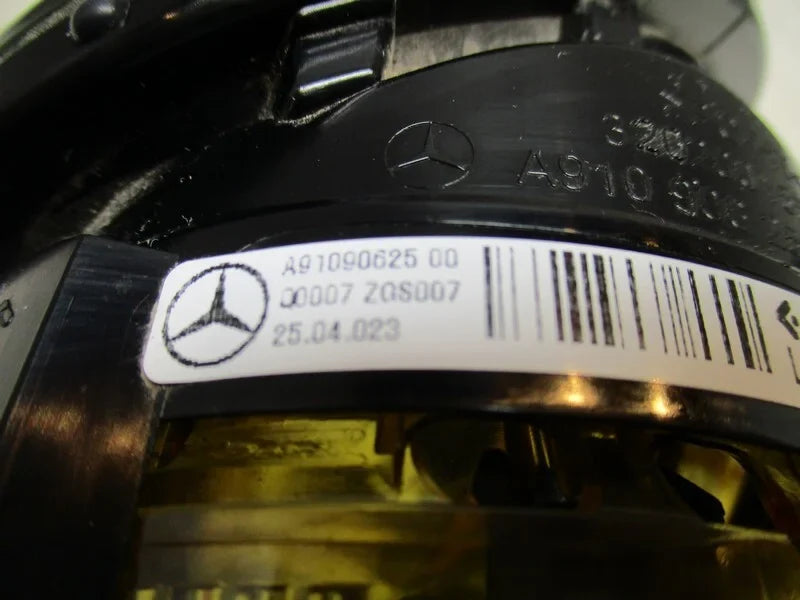 Pre-Owned 2023 Mercedes Sizeprinter LH Driver Bumper Mounted Fog Light OEM (Good)